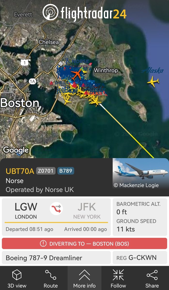 Runway_Report12's tweet image. Severe weather at JFK right now, many flights are diverting to Boston or nearby airports.

#Weather #FlightDelays #Diversions #JFK #FAA #BOS #USA