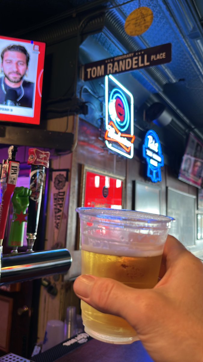 hamblinj's tweet image. TGIF from an undisclosed local watering hole. Cc @chicagobars