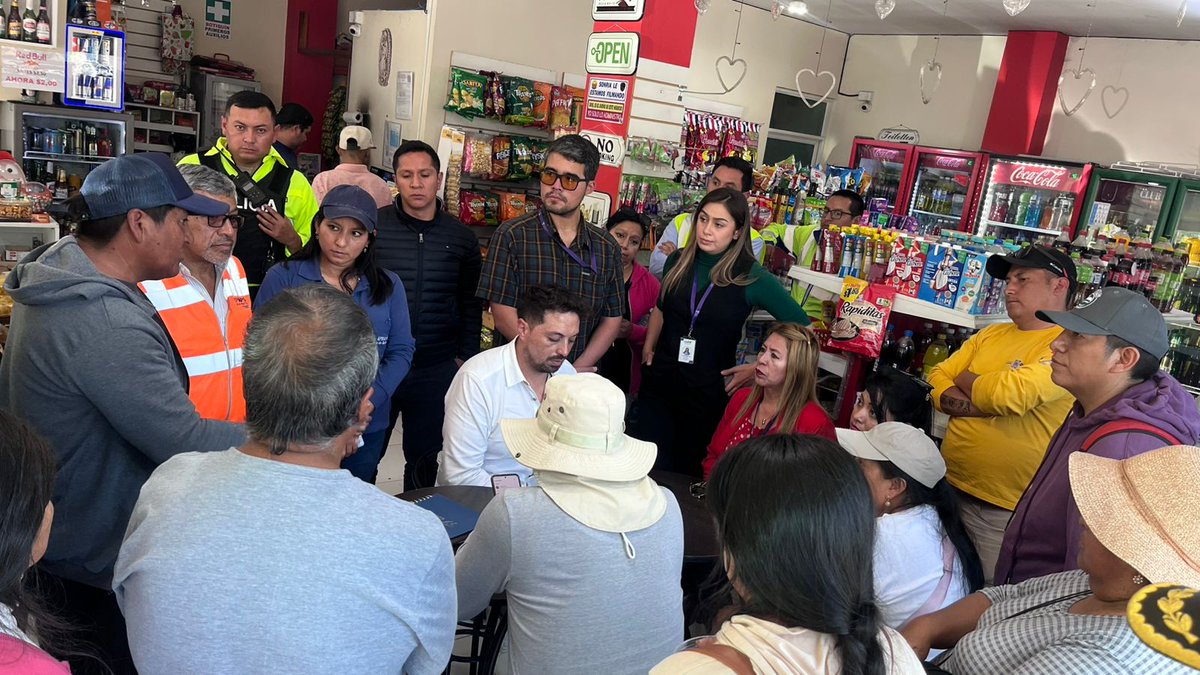 Policía DMQ Zona 9 (@policiadmqzona9) on Twitter photo PRESENCIA POLICIAL 🚨👮♂️👮♀️
<a href="/PoliciaEcuador/">Policía Ecuador</a>, precautelo la seguridad ciudadana y el orden público en la marcha pacífica antes, durante y después realizada en el sector de Oyacoto de Calderón #UIO.
#ServirYProtegeraConFirmeza PRESENCIA POLICIAL 🚨👮♂️👮♀️
<a href="/PoliciaEcuador/">Policía Ecuador</a>, precautelo la seguridad ciudadana y el orden público en la marcha pacífica antes, durante y después realizada en el sector de Oyacoto de Calderón #UIO.
#ServirYProtegeraConFirmeza