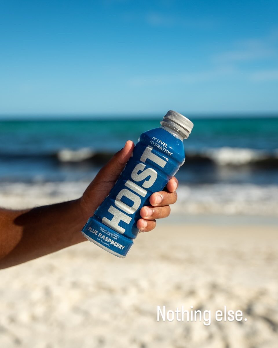 drinkhoist's tweet image. You busted your tail all week. You put in the hours and the sweat equity.

Now it’s time to kick back, recover, and recharge. Cheers to the weekend, HOIST team — you’ve earned it. 

#HOIST #drink #weekend #hydrate  #dyefree