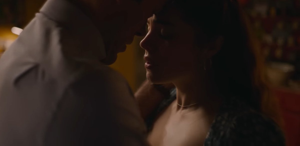 not_a_funkiller's tweet image. Watch these scenes one after another, just saying🤭
#çiftkişilikoda #rivals