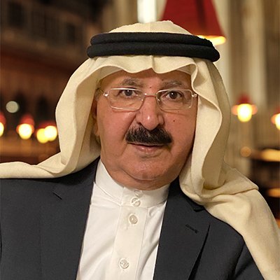 sattamsaud0's tweet image. أنت قصيدتي الأولى
سيكتبها الصغار على دفاترهم
ستحملها حقائبهم، كوقع الموكب التتري
أنت قصيدتي الأولى،
سأكتب فيك ما أهواه، من وطني
ومن عينيك
أسبح في غديرهما
أكون سؤال صعلوك، تبعثر في فجاج الأرض
أوقد نار شهوته، على الفلوات
أنت قصيدة الأوقات.
الرائع والكبير أستاذنا عبدالكريم العودة
