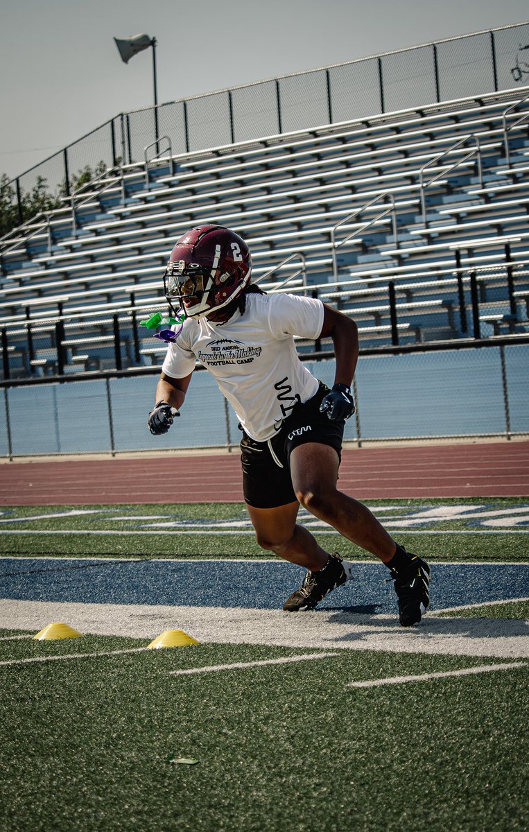 Domcookjr2's tweet image. Almost time to show the country what I can do. #seeyousoon
@domcooksr @coachleebehnke @JerrySmith617 @SFHSfootballNY @SFHS_Athletics