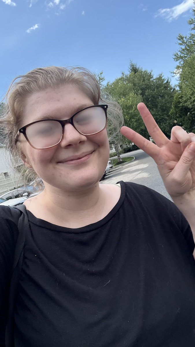 Hayleyx3jb's tweet image. Stepped out of the air conditioned car and into the heatwave 😂🤓 I can’t see