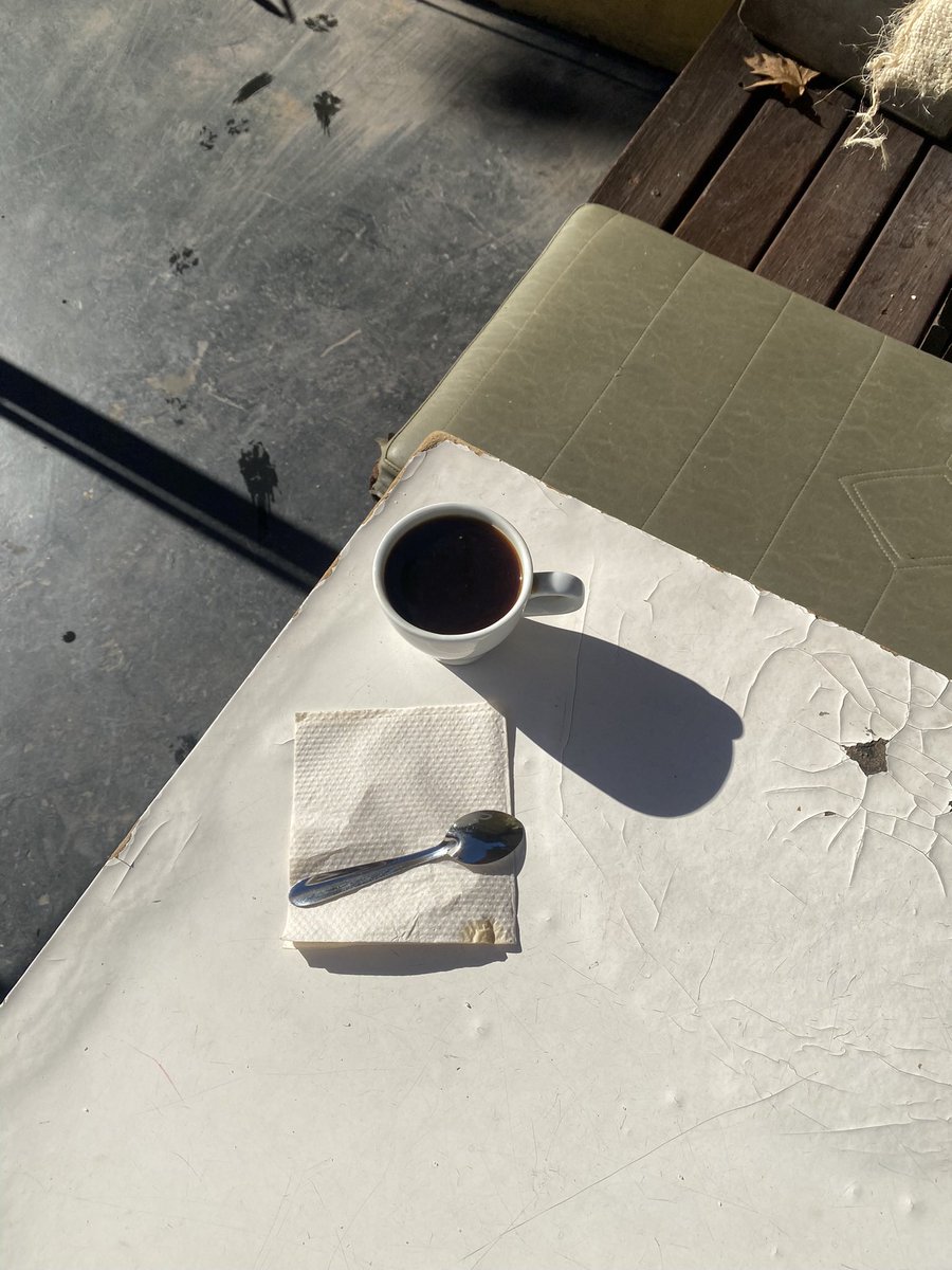 LIVREACCION's tweet image. Building in Web3 feels really lonely sometimes.
It’s like there’s no time for a girlfriend, friends, or even family.

But I truly enjoy the moments I get to spend with myself — taking a walk, enjoying a coffee &amp;amp; a smoke with my g: TEGO.