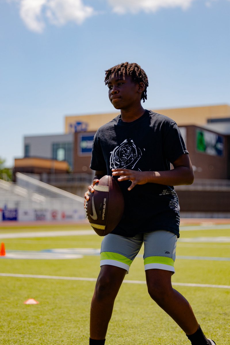 Logan_5star_qb's tweet image. 1% better @QB_Doctor 7th Grade SZN loading ⌛️
