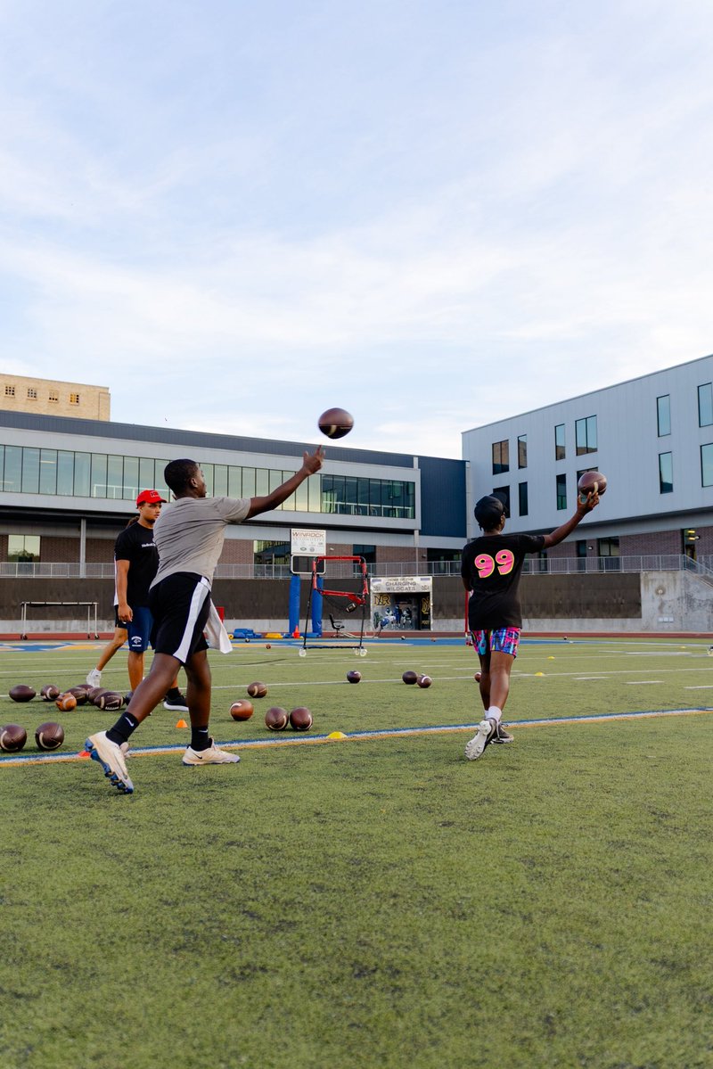 Logan_5star_qb's tweet image. 1% better @QB_Doctor 7th Grade SZN loading ⌛️