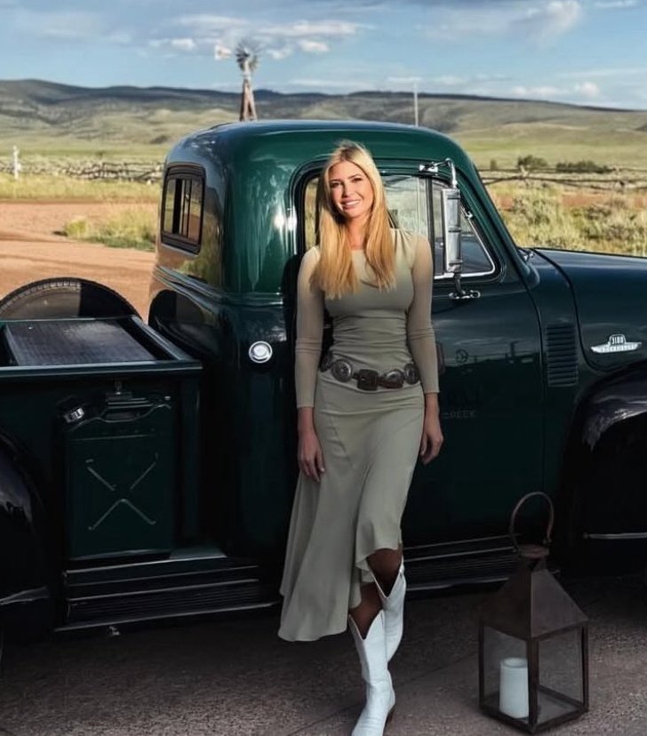 CattardSlim's tweet image. Trump goes on another deranged windmill rant because Scotland put some next to his golf course.
Meanwhile Ivanka last week posing in front of a windmill.
