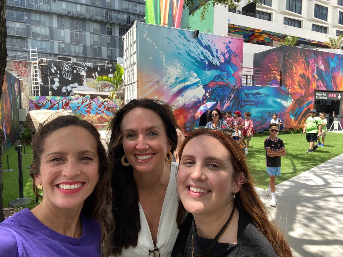 childrenstrust's tweet image. Celebrating the Great Book Warriors! 👏 💪 Winners of this year’s Battle of the Books competition enjoyed an unforgettable day at the Wynwood Walls Museum, where reading met creativity in the most colorful way! 📚 Miami HEAT’s mascot, Burnie, came to congratulate the 1st place…