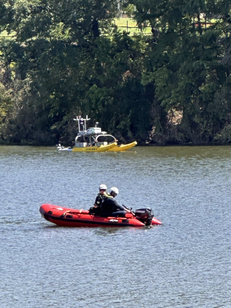 DavidBJasper's tweet image. The HCSO Dive Team has deployed to Kerrville, TX, joining hundreds of volunteers, firefighters, and law enforcement agencies in recovery efforts following the devastating floods on July 4, 2025. Our hearts are heavy with the tragic loss of life, including children from Camp…