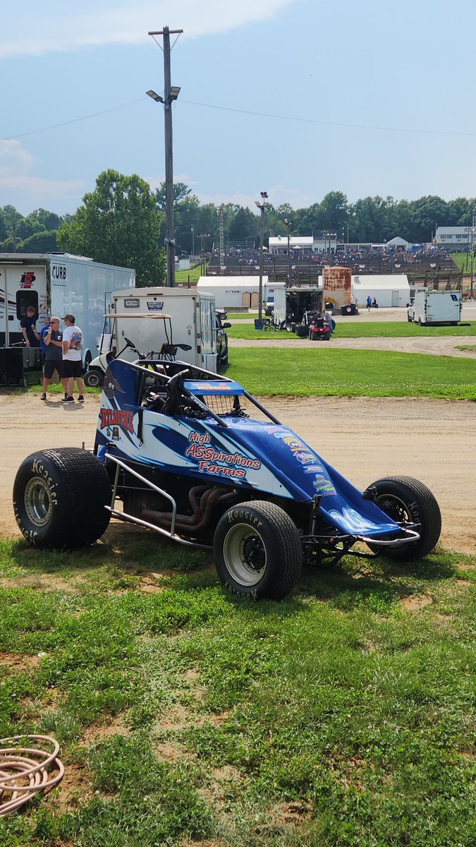 Its 100 degrees out 🔥
50% chance of rain 🌧
Its Indiana Sprint week!!
Let's have fun &amp; be safe 🤟