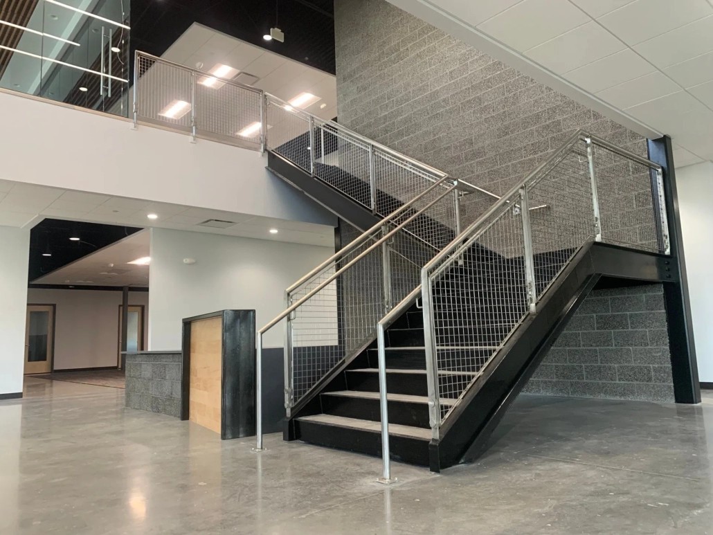 WesternFenceUT's tweet image. Custom stainless steel welded wire mesh railing = modern industrial style + stair safety you can trust. Built tough, looks sharp—perfect for homes or businesses.

#ModernIndustrial #CustomRailing #StairSafety #WeldedWireMesh #InteriorDesign