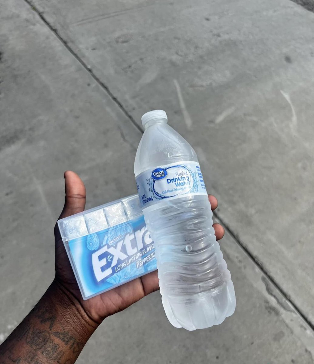 Whotfismick's tweet image. how cool i am on everybody