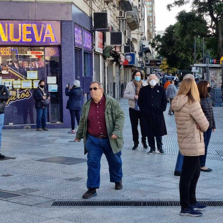 _pouss's tweet image. Carlos Maslatón spotted filming scenes for "Devil Wears Prada 2" in NYC today