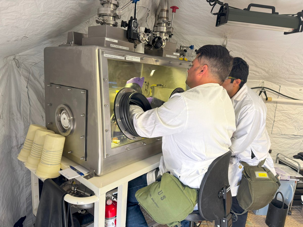 U.S. Soldiers and Army civilians trained with NATO forces during live-agent CBRN training at Exercise Precise Response on Canadian Forces Base Suffield in Alberta, Canada. Read full story: dvidshub.net/news/543890/na…

#ExercisePreciseResponse #CARA #LabDragons #LibertyWeDefend #AB250