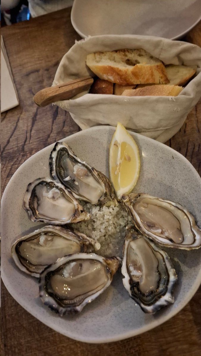 ArthurDDent's tweet image. You know I love cooking 鈽猴笍 but having food here 馃嚝馃嚪 is amazing 馃グ