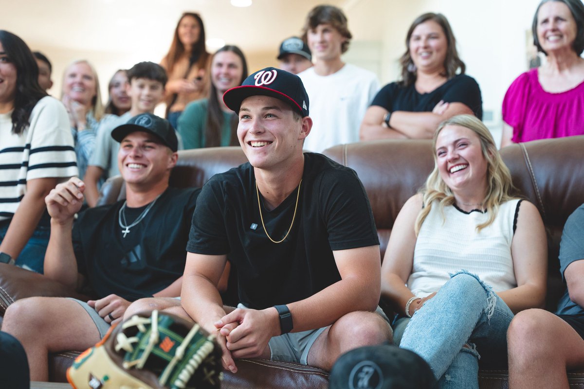 Eli Willits, of the Double Seven Ranch in Fort Cobb, Oklahoma, was selected #1 Overall in the MLB Draft at just 17-years-old. See his mom, Amber's, perspective on the entire process.
bit.ly/4mcaf1A