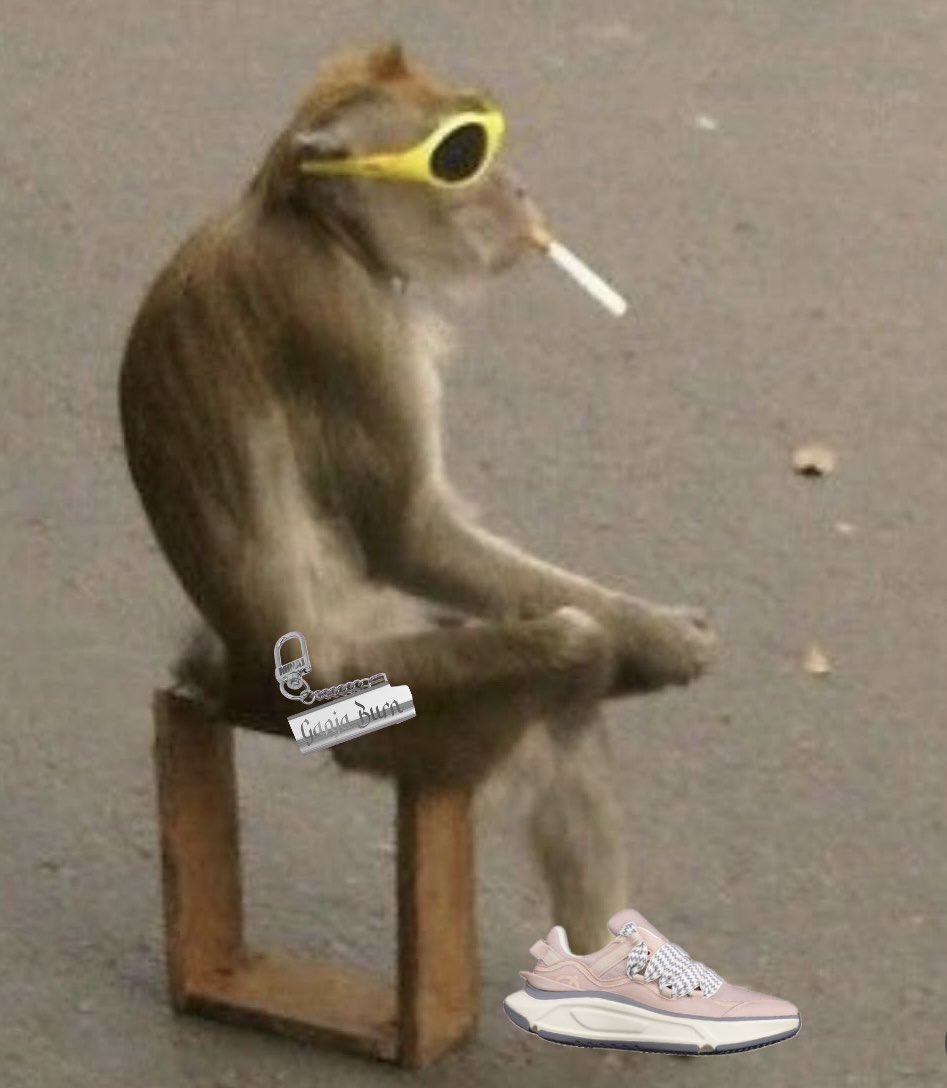 Lala96Dolly's tweet image. Enjoying my likkle brake watching my cute Barb moots hit they #NickiPoseInLØCI