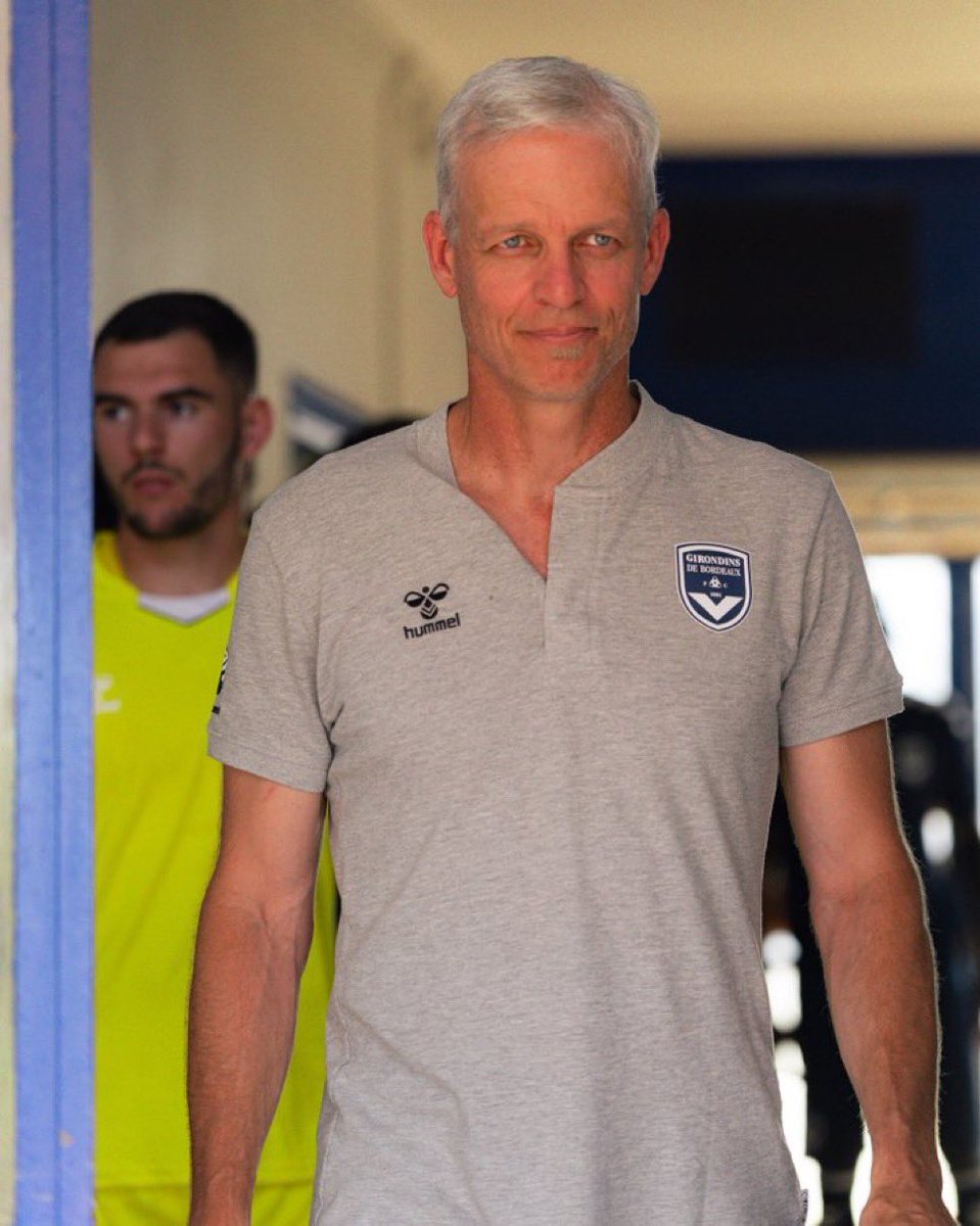 DonFcgb's tweet image. 🤔💙 Avis sur les premiers équipements, @hummelFrance ⚔️ @girondins ?