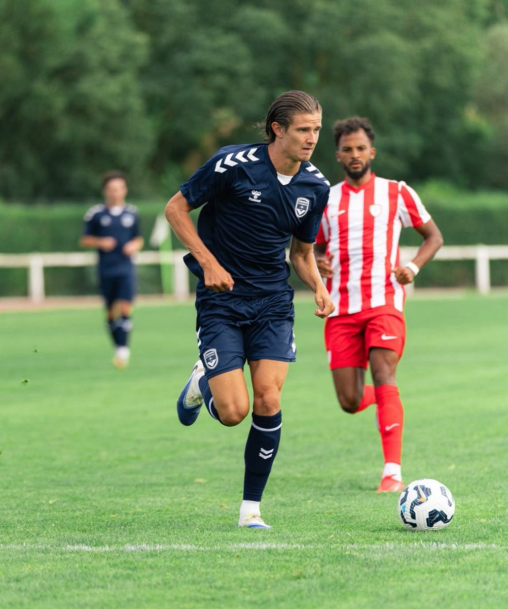 DonFcgb's tweet image. 🤔💙 Avis sur les premiers équipements, @hummelFrance ⚔️ @girondins ?