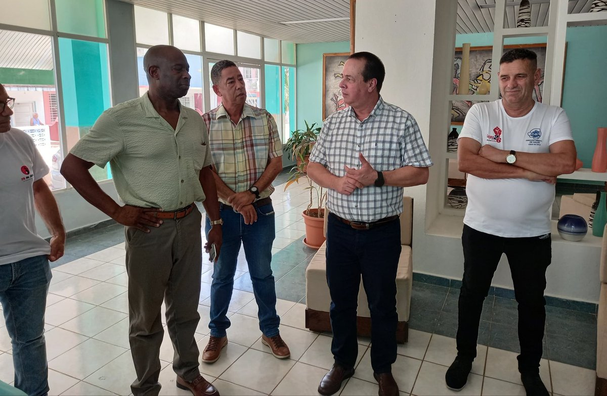 🇨🇺 Este viernes en #CiegoDeÁvila, con motivo del 72 aniversario del 26 de julio, visitamos el Hospital Provincial Docente Dr. Antonio Luaces Iraola.
Evaluamos las acciones de recuperación en los salones quirúrgicos que deben comenzar a brindar servicios antes de concluir agosto.