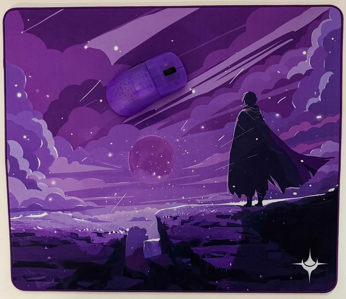 __BoIo's tweet image. I’ve been enjoying the Solstice mousepad for the past few days. Smooth balance control pad that opens up while during flicks and still providing good stopping power. The base feels in between soft and mid in thickness, stays put on my desk while providing excellent rebound…