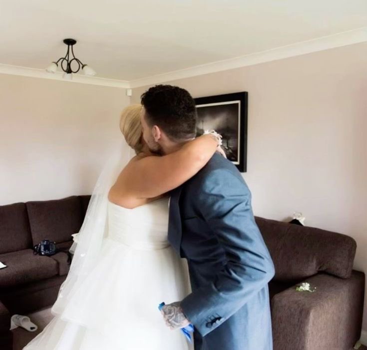 O final do texto que a Ruth compartilhou nos stories: “Porque não teria importado quantas vezes eu tivesse falado em voz alta todo o meu amor
Porque mesmo se tivéssemos tido a eternidade
A eternidade nunca teria sido
bastante”

a gente sabe a quem ela está se referindo 
🥺😭❤️‍🩹