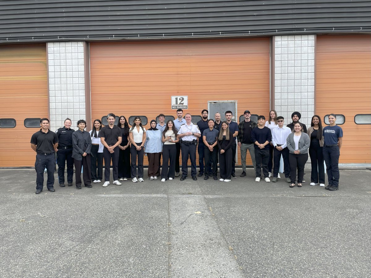 Paul Hyland (@chiefhyland) on Twitter photo Enjoyed meeting with our Post-Secondary Student Police Academy attendees this morning...great questions and amazing energy! Hope to see you all applying to the <a href="/NewWestPD/">New Westminster Police Department</a> soon! Big thanks also to all staff for organizing this great initiative. #Recruiting #NewWest Enjoyed meeting with our Post-Secondary Student Police Academy attendees this morning...great questions and amazing energy! Hope to see you all applying to the <a href="/NewWestPD/">New Westminster Police Department</a> soon! Big thanks also to all staff for organizing this great initiative. #Recruiting #NewWest