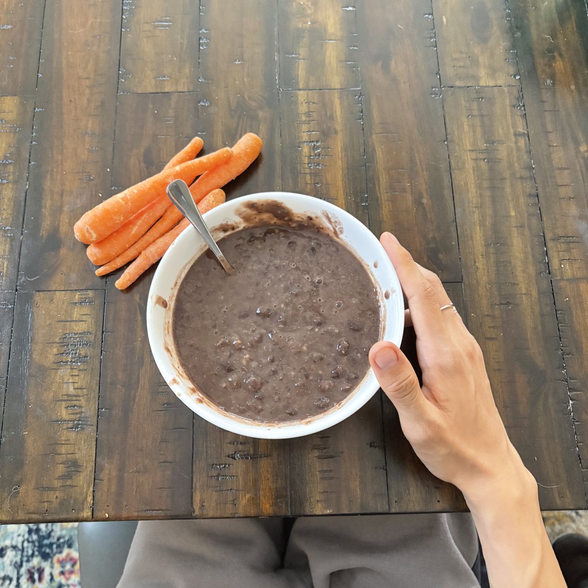 fallingskulls's tweet image. meals as someone who keeps an empty kitchen to prevent b/p