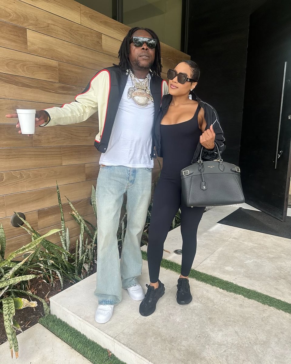 Hapilos's tweet image. Vybz Kartel and Ishawna 🔥🙌🏾
#DancehallMusic #Dancehall #DancehallArtist #DancehallDaily #DancehallReggae #ReggaeDancehall #Ishawna #VybzKartel #Gaza #KingOfDancehall #Kartel
