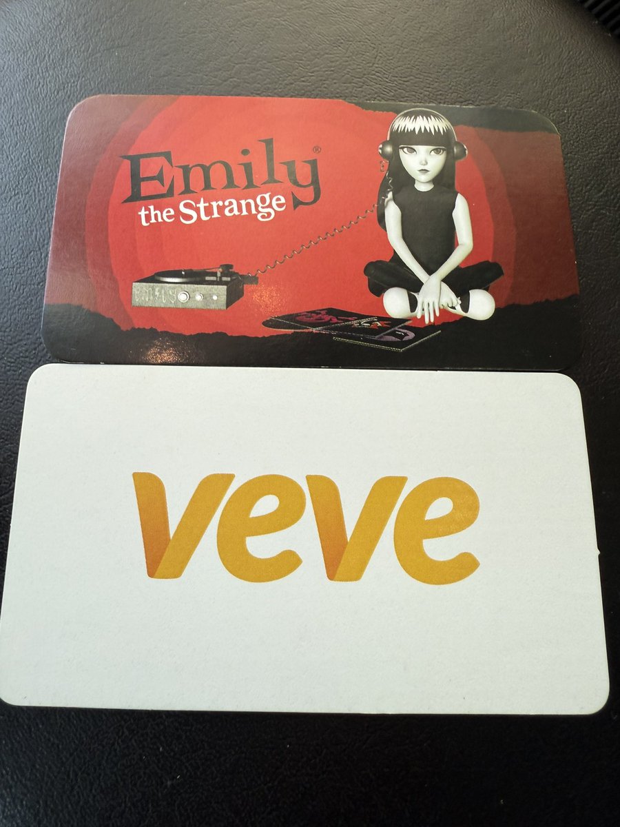 MrHulk181's tweet image. Got my Veve logo 2 and Emily the strange collectable . Let’s gooooo fam . It was a pleasure to meet some of the veveFam.  🥂🥂🥂