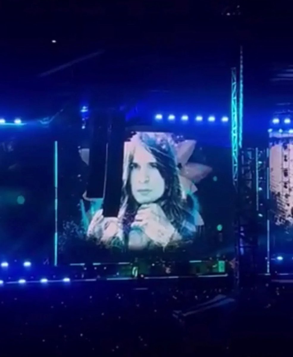 Oasis le dedicó “Live Forever” a Ozzy Osbourne, en su primer concierto en Wembley