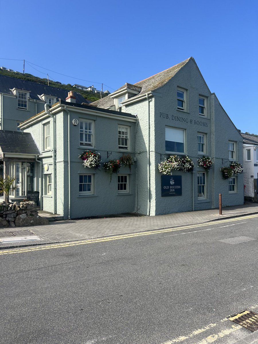 BackInTheBurg's tweet image. Day 4…Sennen Cove 🥾🥾🥾Porthcurno 🇬🇧10+ miles 🙏🤯. Stay active my friends… #SouthwestCoastPath #UK