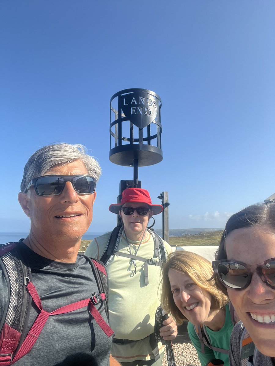BackInTheBurg's tweet image. Day 4…Sennen Cove 🥾🥾🥾Porthcurno 🇬🇧10+ miles 🙏🤯. Stay active my friends… #SouthwestCoastPath #UK