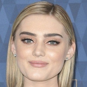 JayBobbin1's tweet image. A number of years ago at an ABC press party, @ImMegDonnelly was thoroughly accommodating and charming in giving me an interview. I'm pleased for her success with her music and the Disney Channel "Zombies" franchise; a lovely young lady in all ways. Happy Birthday to her today!