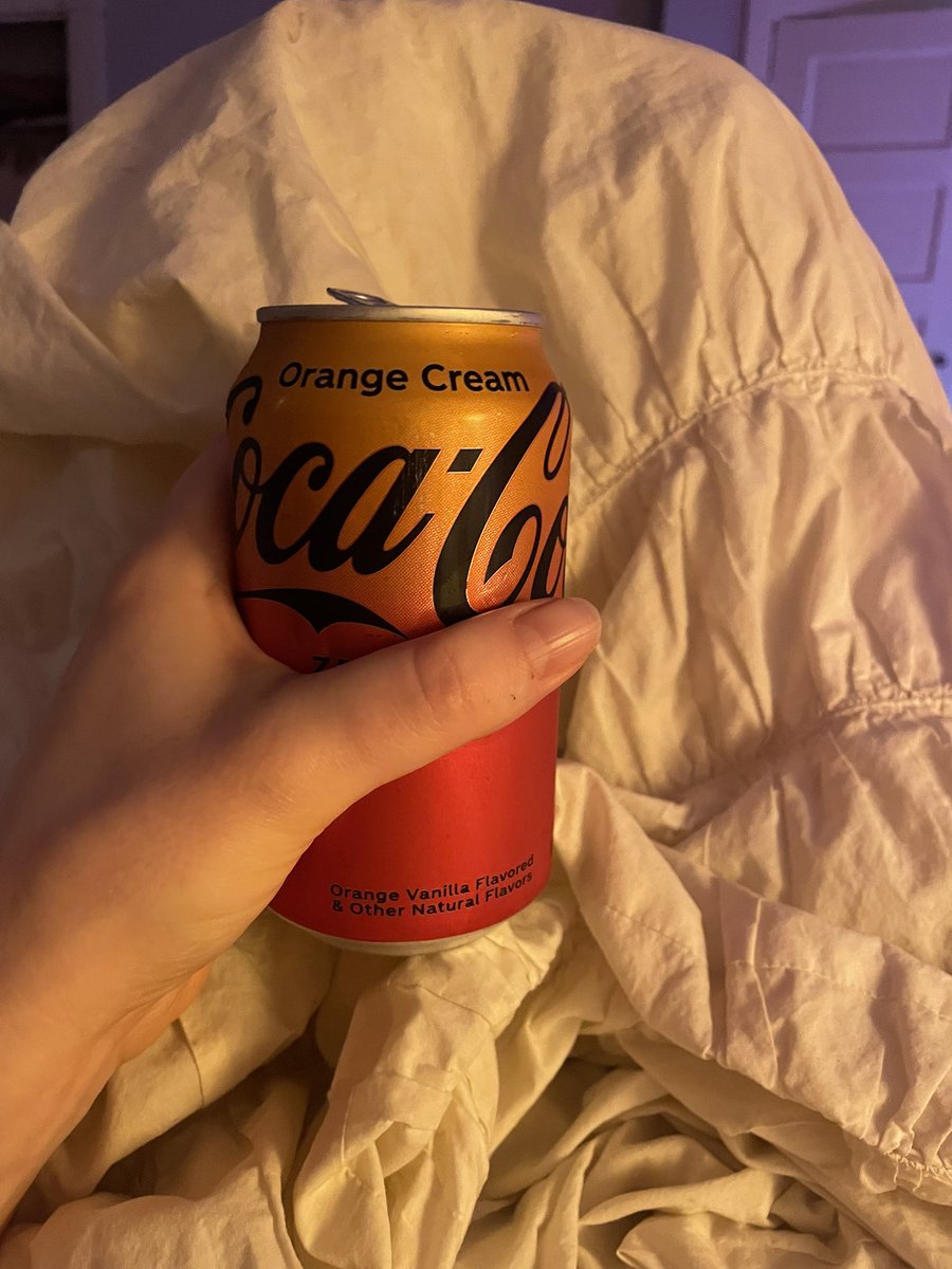 6kfmu's tweet image. I have suffered through 23 orange cream coke zeros and finally this is the last one I have to drink for the rest of my life. I am gagging and choking it down. This is such a monumental moment for me