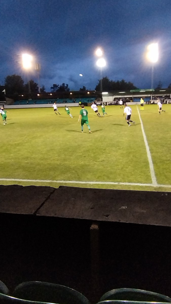 ShaunFarrelly's tweet image. Football matches always look better under the floodlights.

Back at Rhyl for a 0-0 draw in the league against Brickfield Rangers.

Probably saw more attacks in the penalty area from the seagulls flying over the ground

#Rhyl #Floodlights #Football