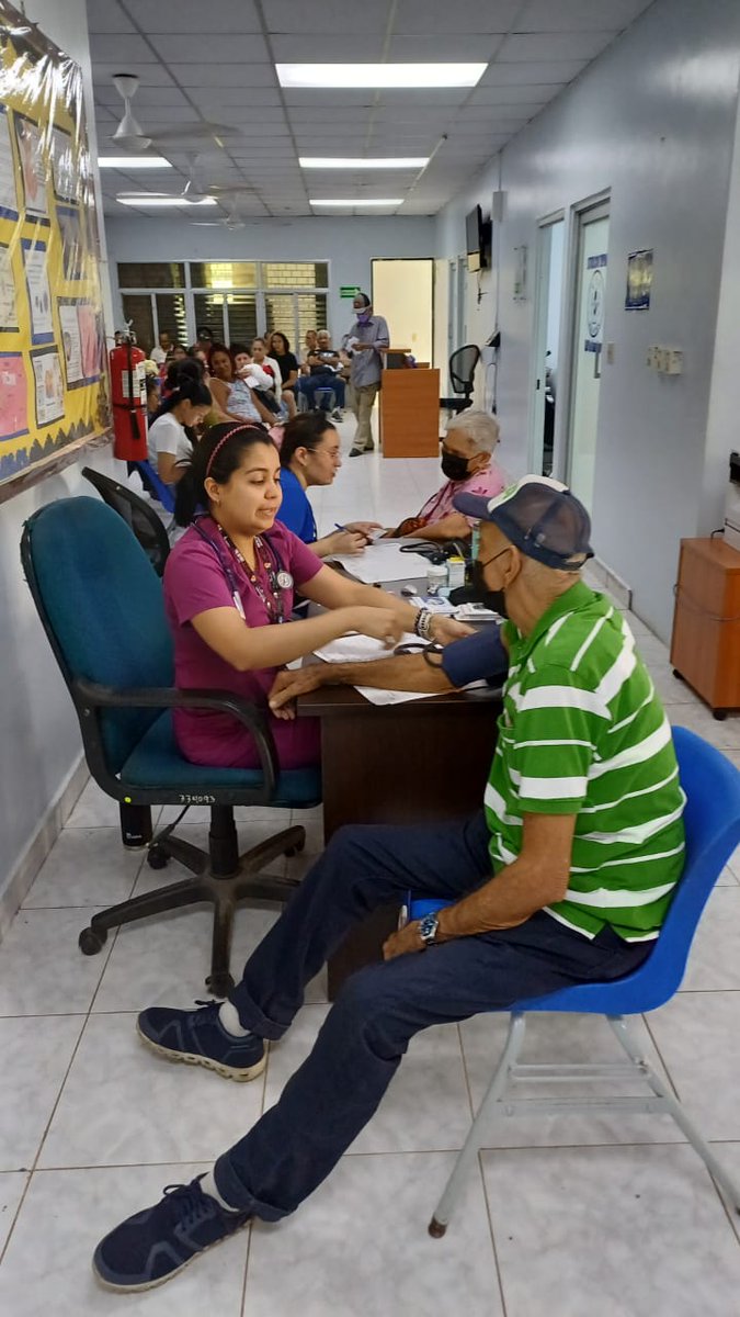 CSSPanama's tweet image. #PanamaOeste | En un homenaje al corazón de las familias, la ULAPS de Guadalupe celebra el Día del Abuelo, con una feria de salud y toma de presión, vacunas, toma de glicemia, charlas, actividad que reafirma el compromiso con una atención digna, cercana y humana.