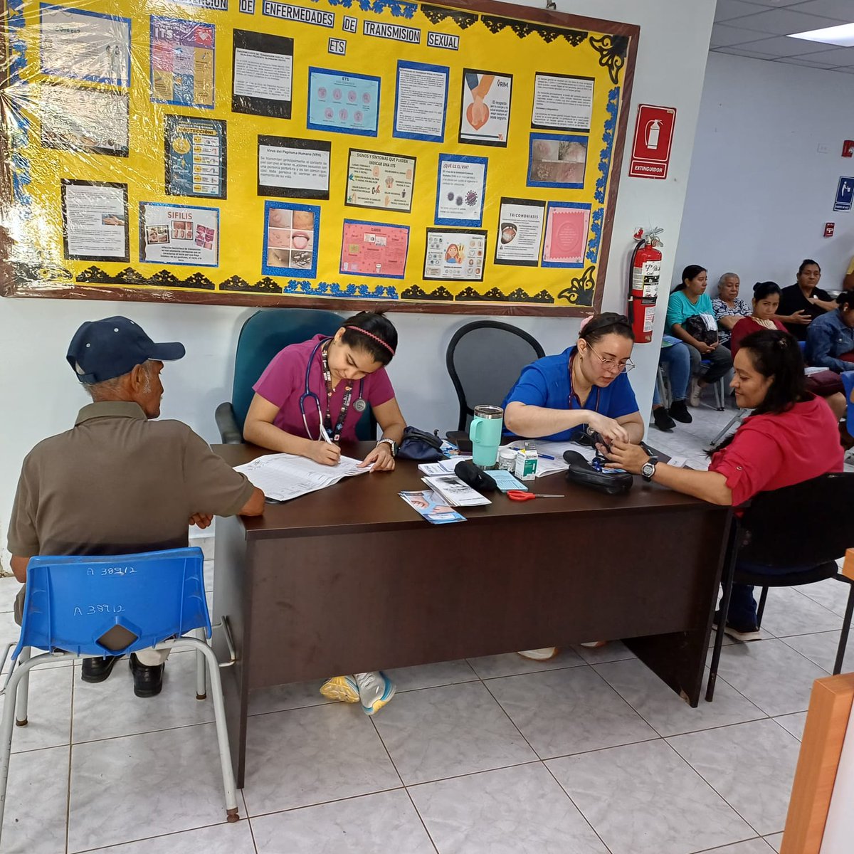 CSSPanama's tweet image. #PanamaOeste | En un homenaje al corazón de las familias, la ULAPS de Guadalupe celebra el Día del Abuelo, con una feria de salud y toma de presión, vacunas, toma de glicemia, charlas, actividad que reafirma el compromiso con una atención digna, cercana y humana.