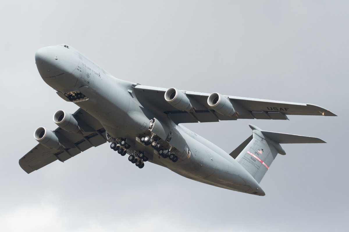 Andyyyyrrrr's tweet image. #RIAT25 86-0012