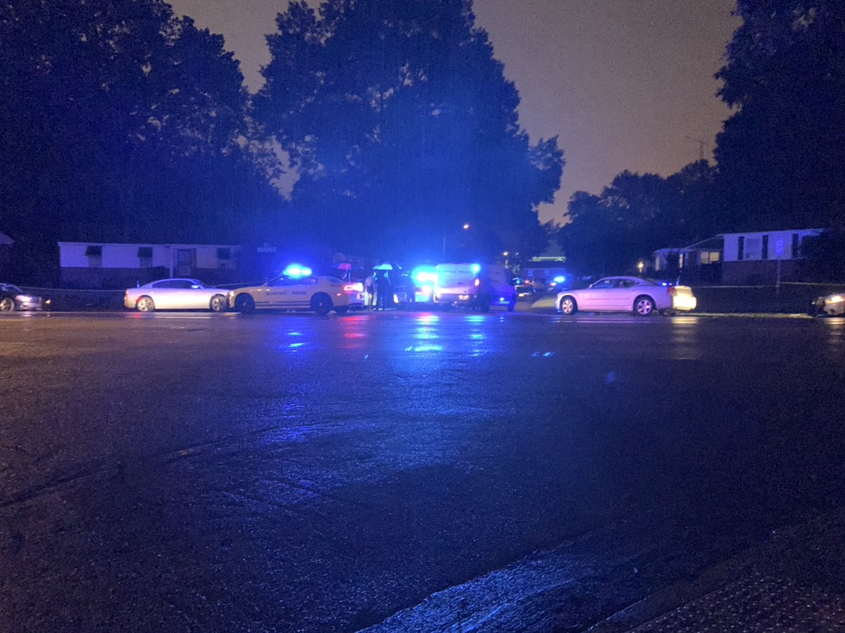 WMCActionNews5's tweet image. CASE UPDATE 🚨 The now-adult murder suspect wanted for leaving a man shot to death in the middle of an East Memphis road in 2018 is now in custody, according to the U.S. Marshals Service. tinyurl.com/2dqjuntr