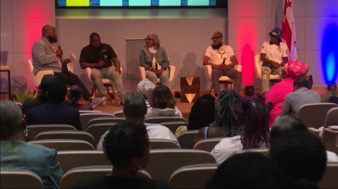 SafeDC's tweet image. This week at PSJ
✅ ONSE held its 2nd Annual Healing Communities Symposium
✅ OHR led panel to celebrate the 35th Anniversary of the Americans with Disabilities Act (ADA)
✅ DMPSJ had a peace walk and resource pop-up in Ward 7