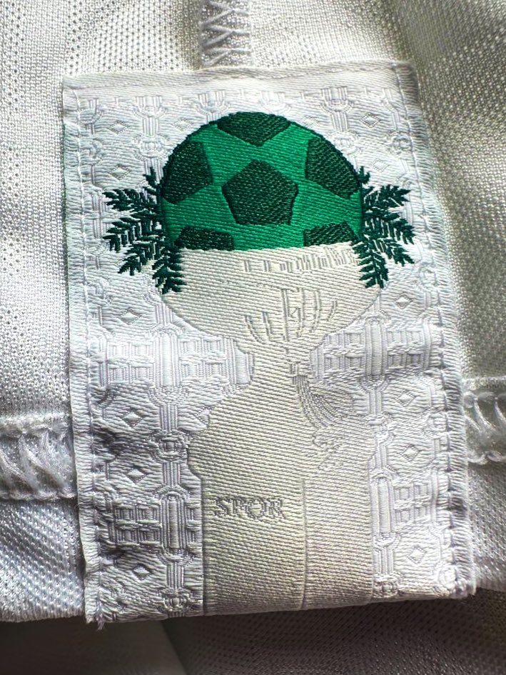 They Think Kits All Over (@theythinkkits) on Twitter photo Roma x Adidas
Trefoil brilliance, and a hidden surprise inside the seam. 
FOOTBALL SHIRTS ARE BRILLIANT Roma x Adidas
Trefoil brilliance, and a hidden surprise inside the seam. 
FOOTBALL SHIRTS ARE BRILLIANT