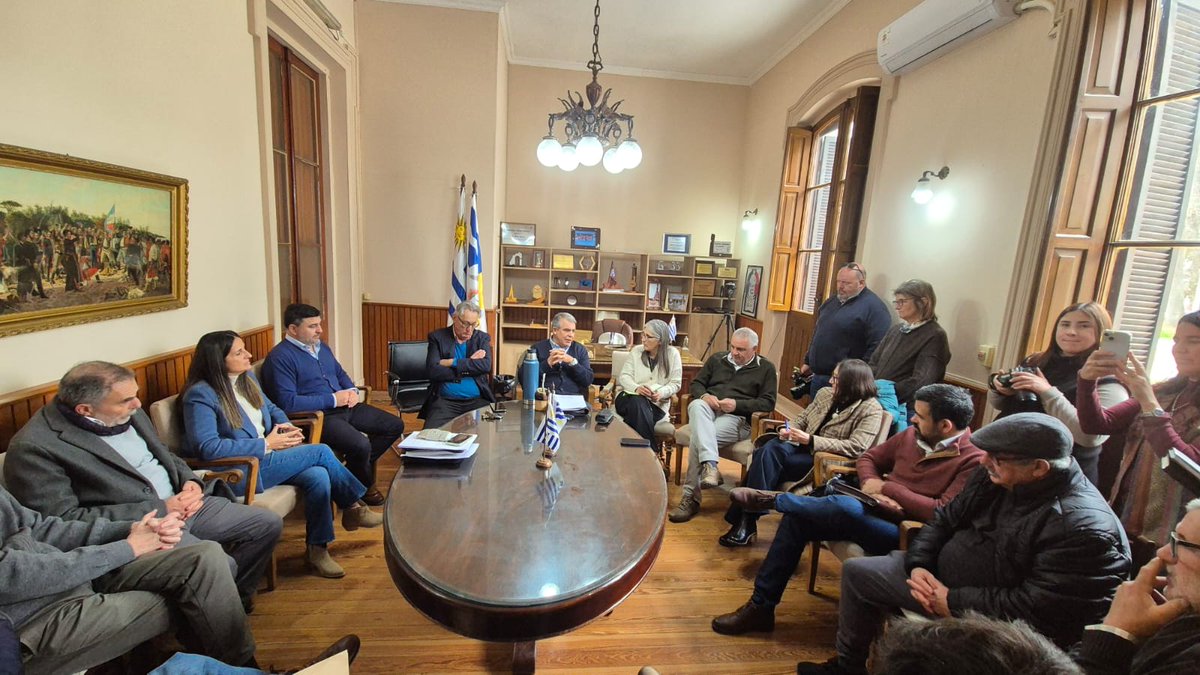 ➡️Una nueva recorrida de las autoridades del MTOP permitió conocer inquietudes y planteos de funcionarios y funcionarias de Cerro Largo y Treinta y Tres.
➡️Se reunieron con los intendentes Christian Morel y Mario Silvera y sus equipos, junto a diputados y diputadas