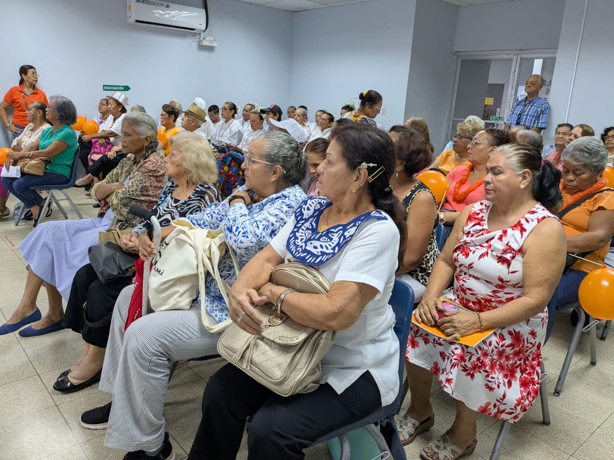 CSSPanama's tweet image. #Chiriquí | El Programa de la Tercera Edad de la Unidades Ejecutoras del Hospital Dionisio Arrocha, las Policlínicas Gustavo A. Ros y Pablo Espinosa Batista de la CSS en Chiriquí celebran el "Día del Abuelo y la Abuela", con diversas actividades: Bailes folclóricos, cantos,…