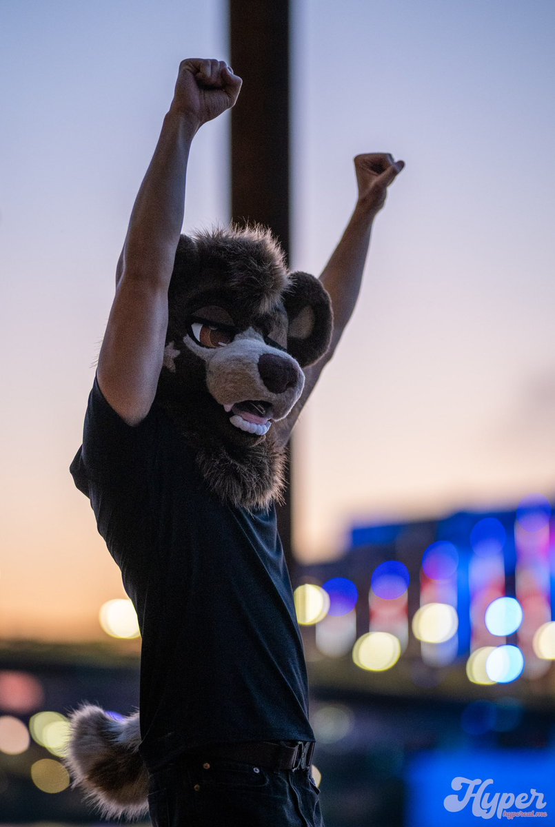 WOOHOOOO its FRIDAY 🤩
📸: Hyper
