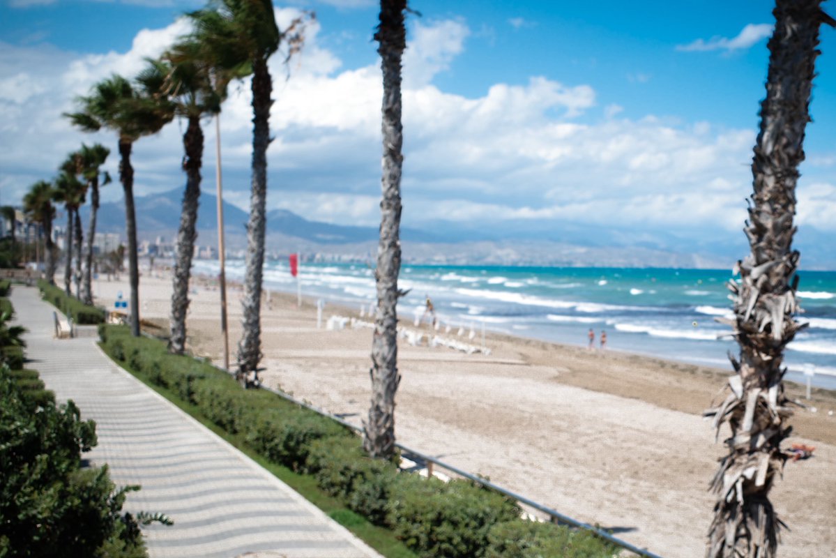 dlawant's tweet image. vacation mode: on

pls keep the news flow light next week!