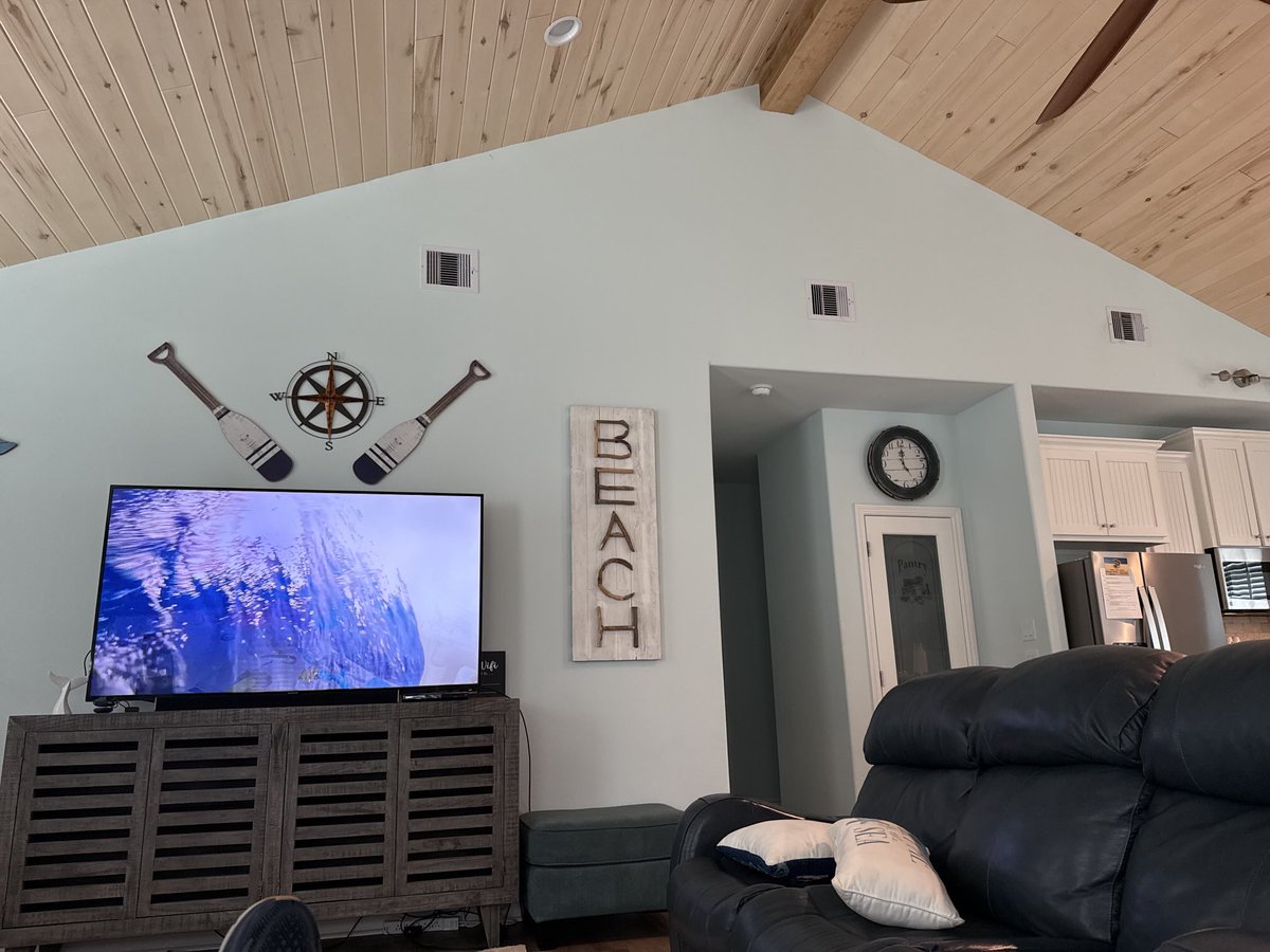 T1D_Cowboy's tweet image. Relaxing before the Meskins return and the it gets crazy.