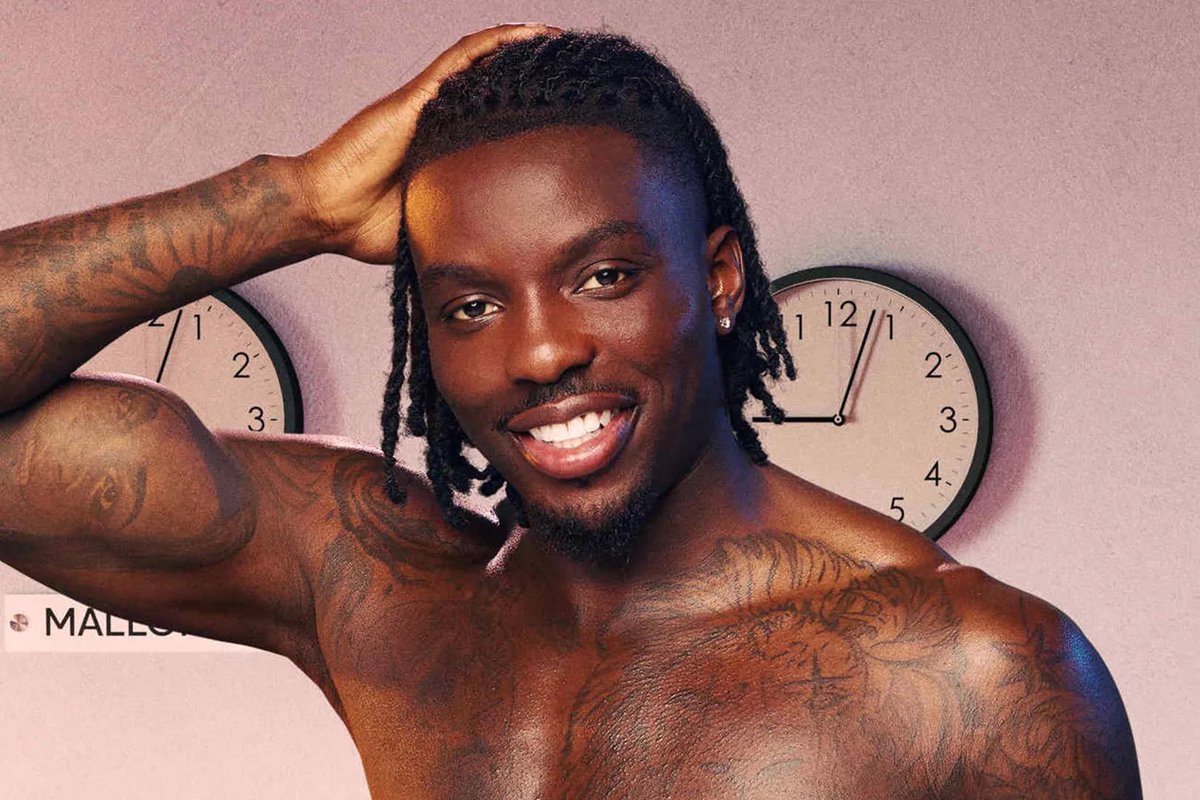emma_idb's tweet image. Harry may be bad, but my gosh is Dejon a new low.
With Harry everyone knows him for what he is, but Dejon ??
Nice guy act to everyone’s face whilst he’s strategically planning how to pocket that 50k.
Get Dej out the villa 👎
#LoveIslandUK #LoveIsland