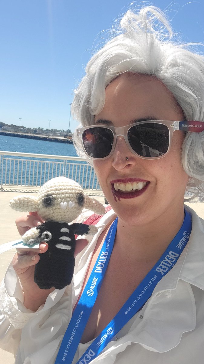 Since I couldn't get into the activation (I'll try again tomorrow), im waiting in line for the Indigo ballroom for the King of the Hill panel. Find me and a cute critters, including lil Nosferafu!